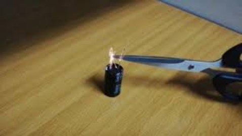 How To Discharge A Capacitor Safely?